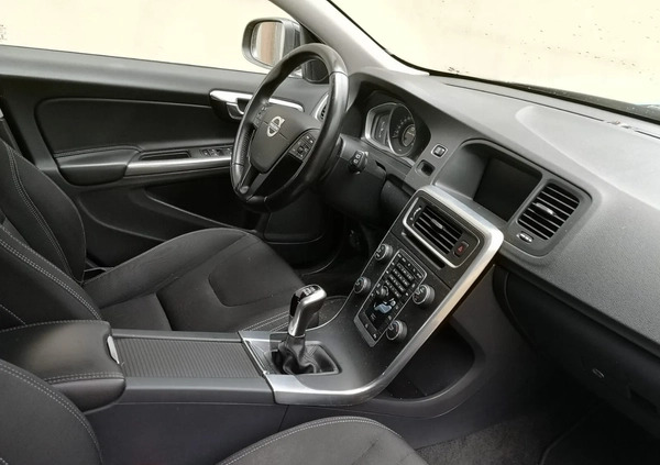 Volvo V60 cena 41800 przebieg: 193500, rok produkcji 2015 z Bytom małe 407